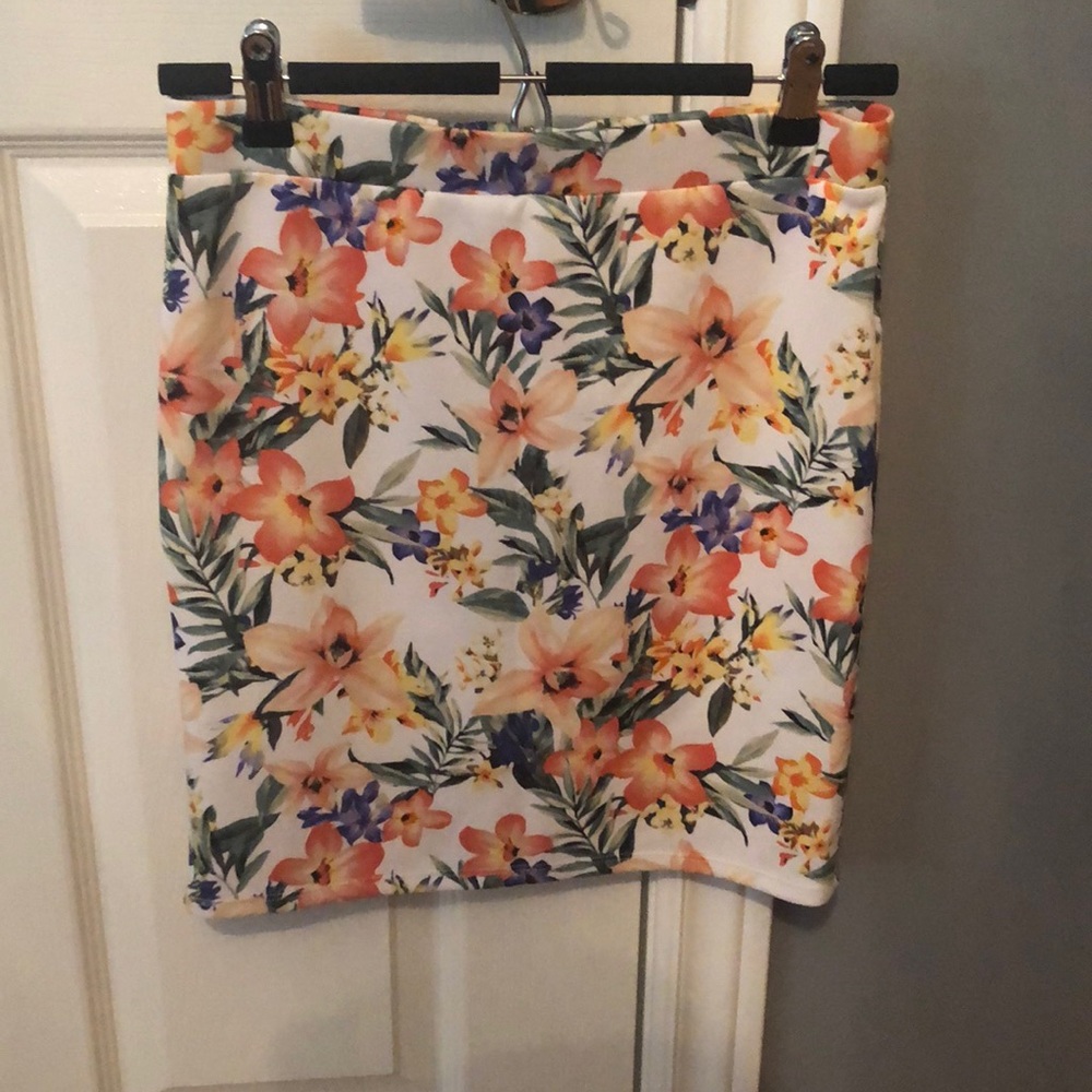 Flower pattern skirt